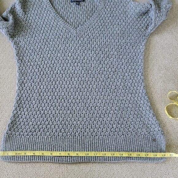 American Eagle Gray V Neck Long Sleeve Sweater Size XS - Picture 12 of 14